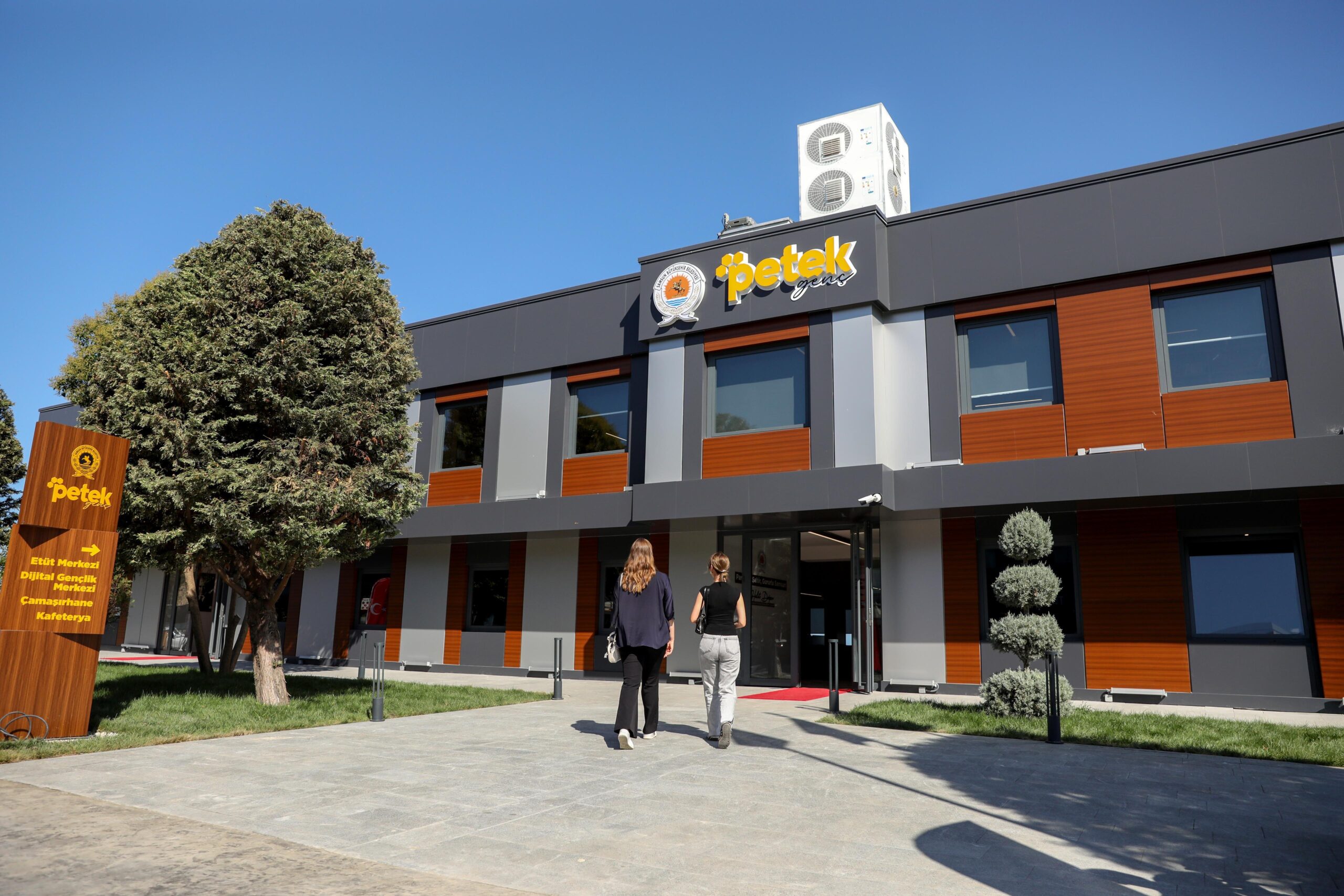 PETEK Genç’i bir yılda 176 binden fazla öğrenci ve vatandaş ziyaret etti
