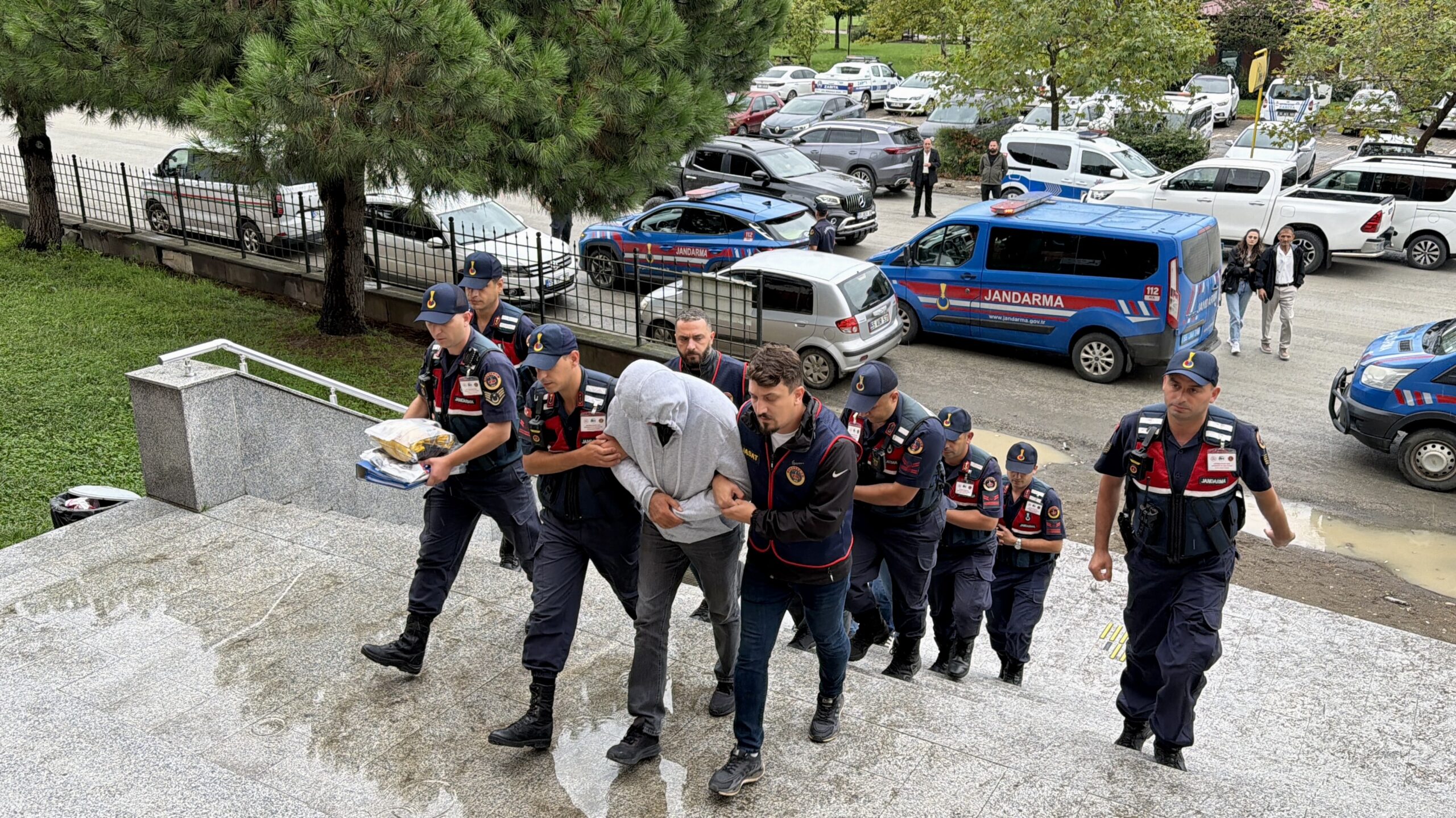 Samsun’da 17 milyon liralık senetle dolandırıcılık iddiasıyla ilgili 4 zanlı yakalandı