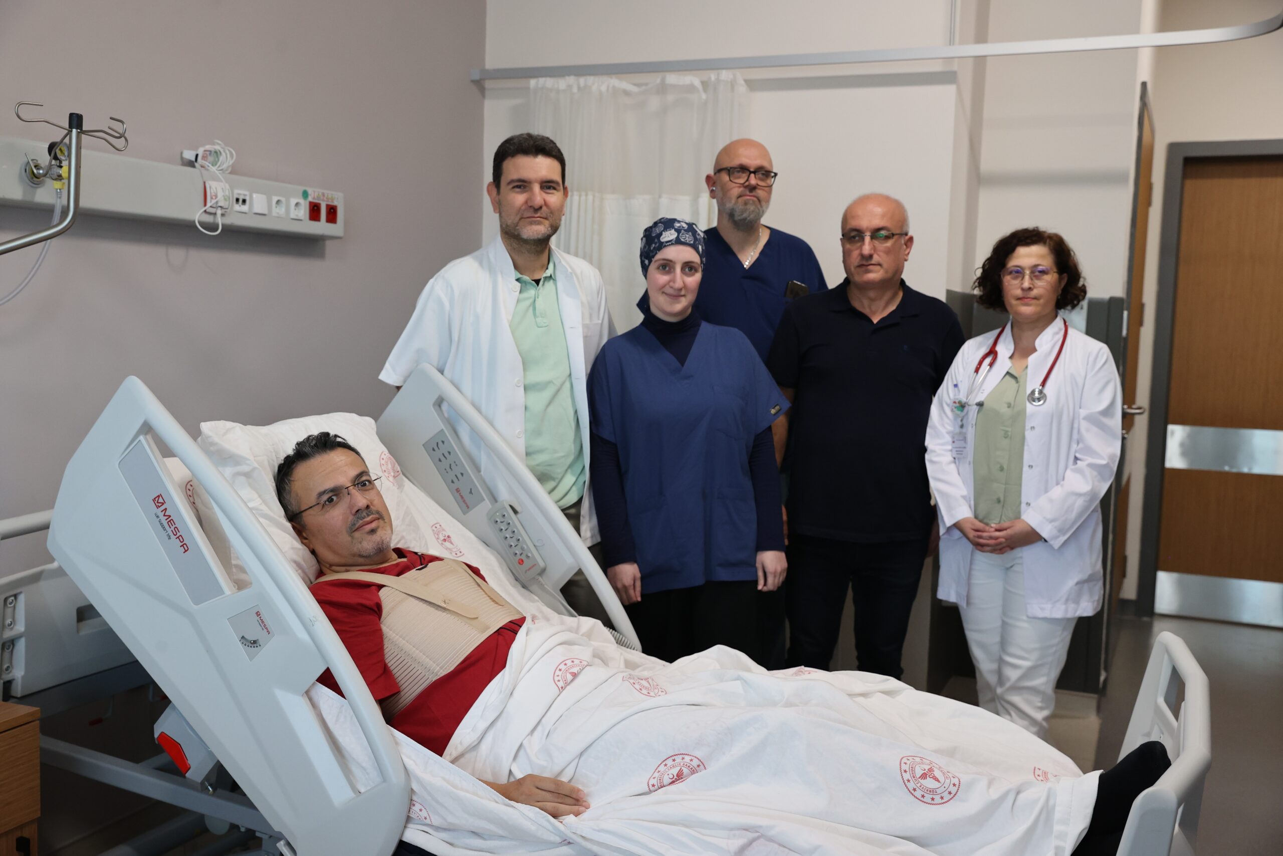 Samsun’da ALS hastasının iki kalp kapağı, aynı ameliyatta mekanik protezlerle değiştirildi