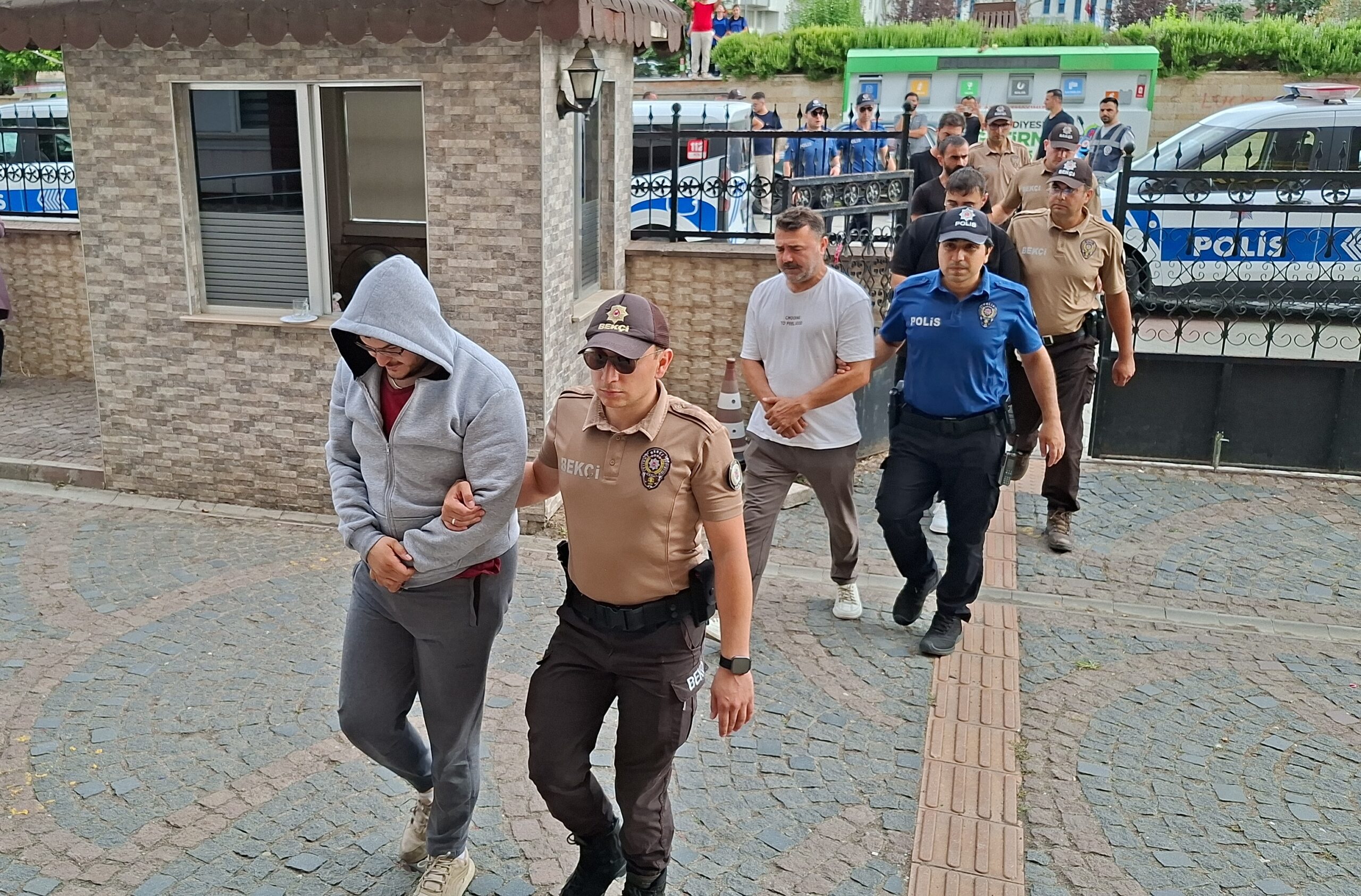Samsun’da denetim yerlerini WhatsApp gruplarında paylaşan 11 şüpheli yakalandı