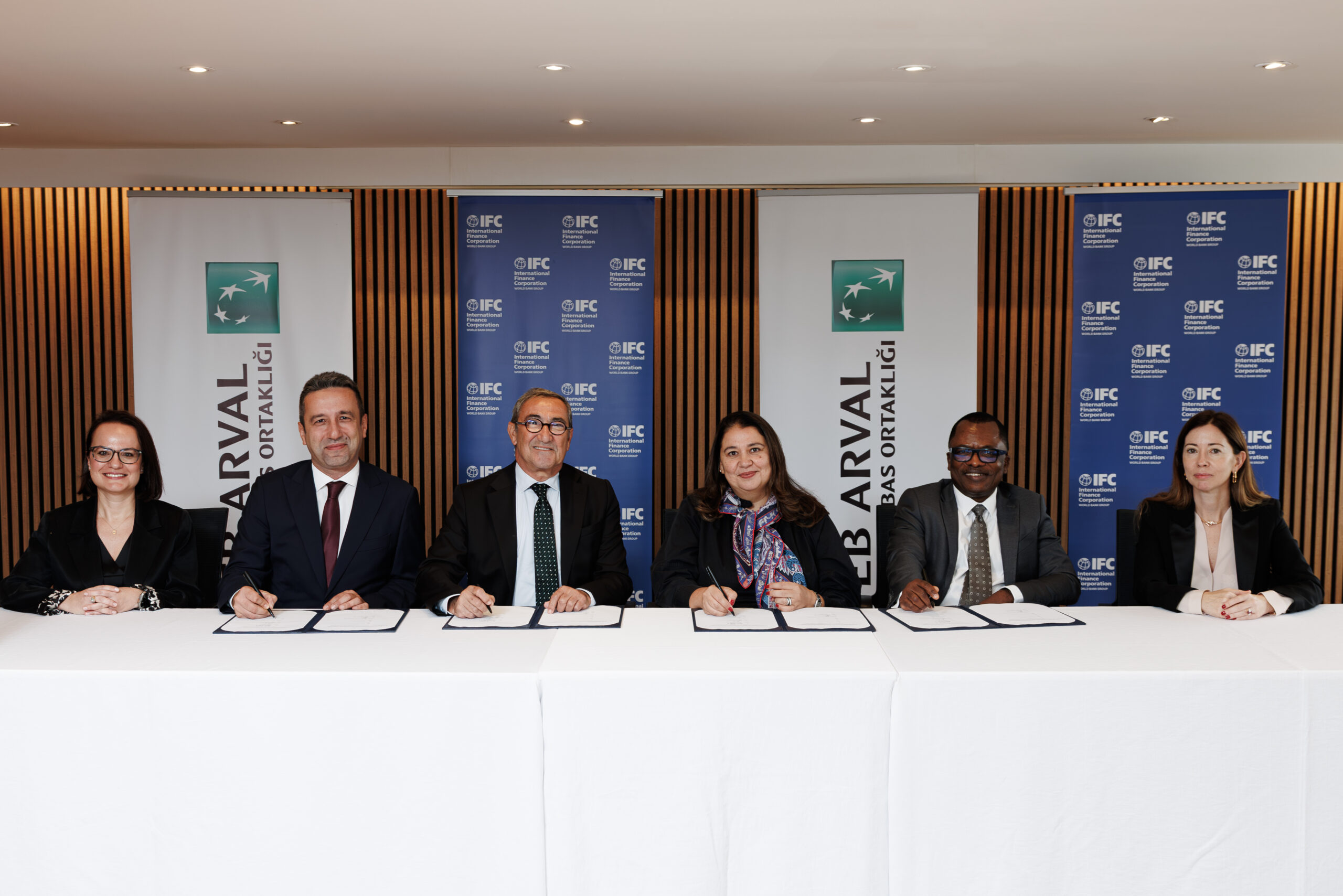 TEB Arval ve IFC’den sürdürülebilir mobilite finansmanı anlaşması