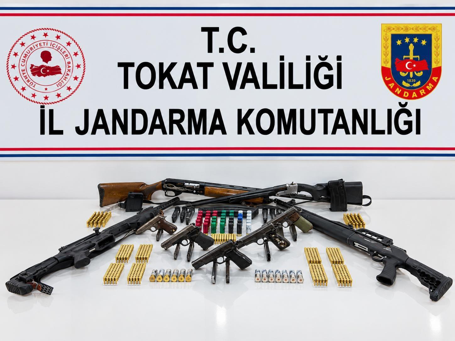 Tokat’ta silah kaçakçılığı operasyonunda 5 zanlı yakalandı