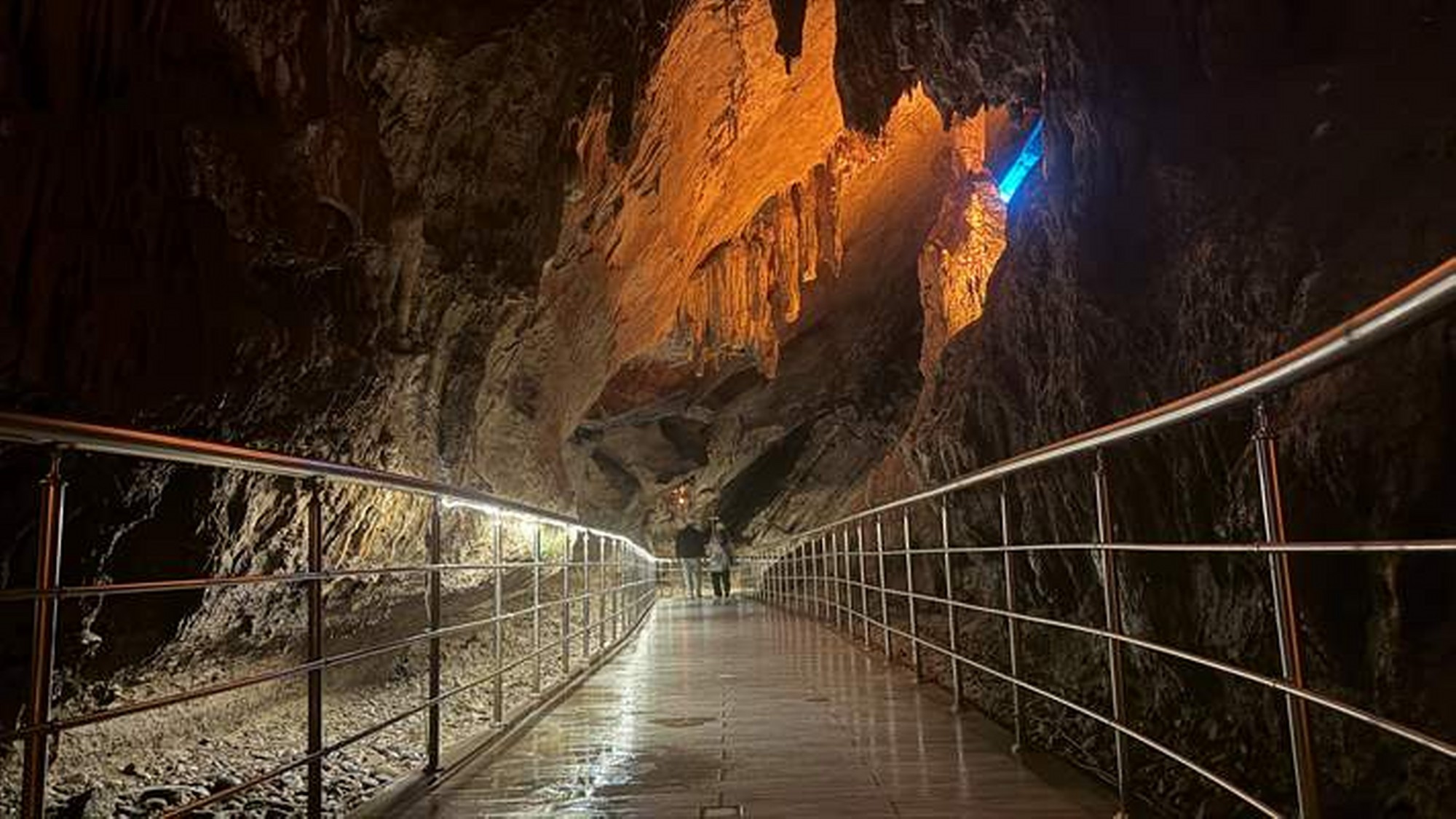 Zonguldak’ta sağanak sonrası geçici olarak ziyarete kapatılan Gökgöl Mağarası yeniden açıldı