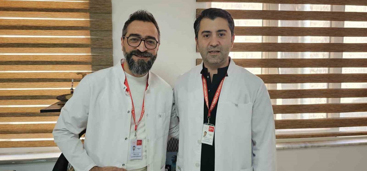 Ceviz ağacından düşüp iki bileğini kırdı: İki doktorun eş zamanlı ameliyatıyla sağlığına kavuştu