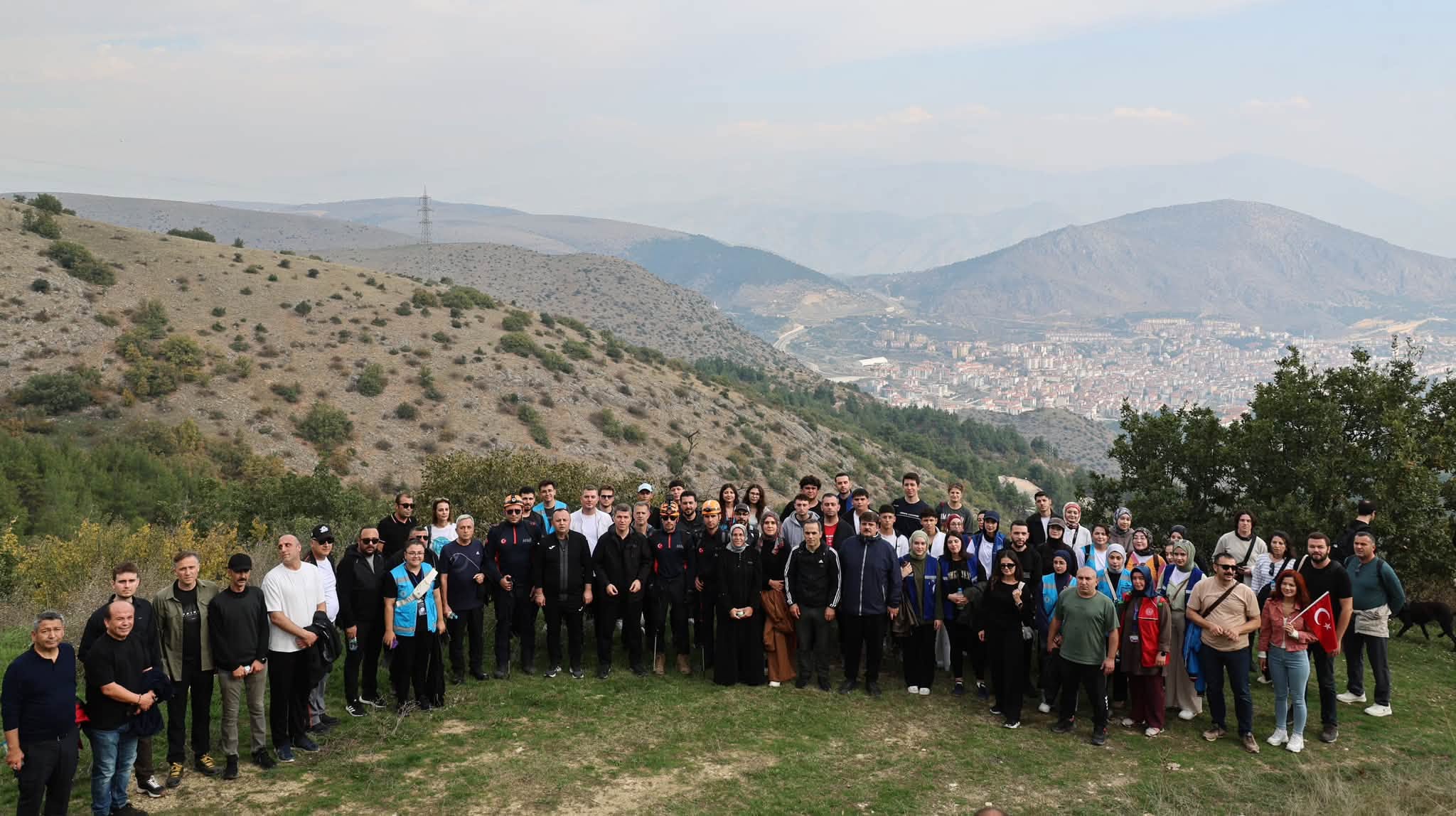 Amasya’da Cumhuriyet coşkusu 900 metre yüksekte kutlandı