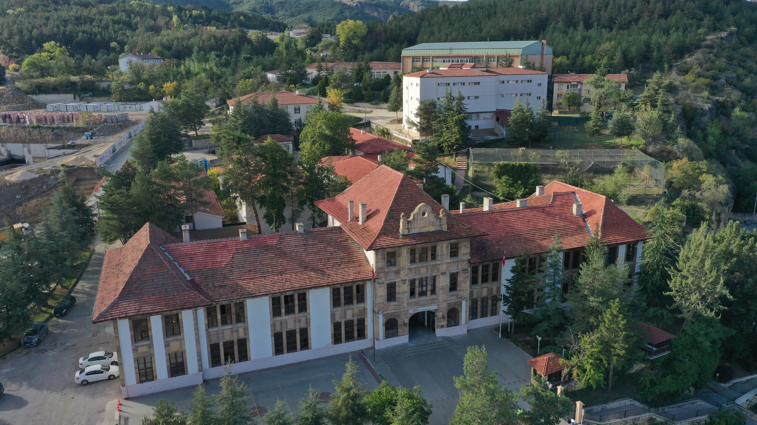 ASIRLIK MEKTEPLER – Kastamonu’da 157 yıllık Taşmektep’te geçmişin izleri geleceğin teknolojisiyle buluşuyor