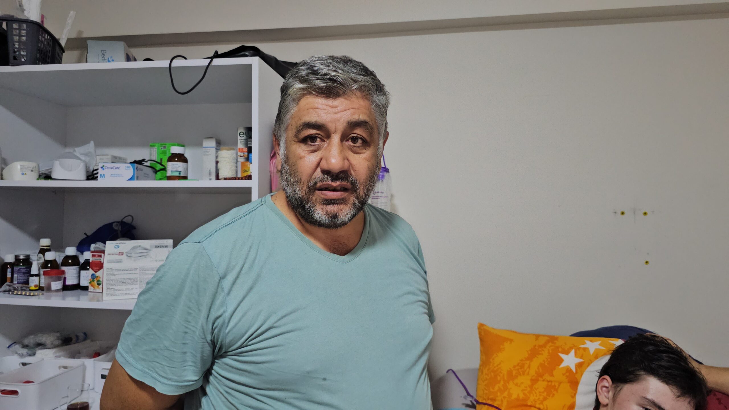 Çanakkale’de sınıf arkadaşı tarafından darbedilerek ağır yaralanan öğrencinin ailesi, sanığın cezalandırılmasını istiyor