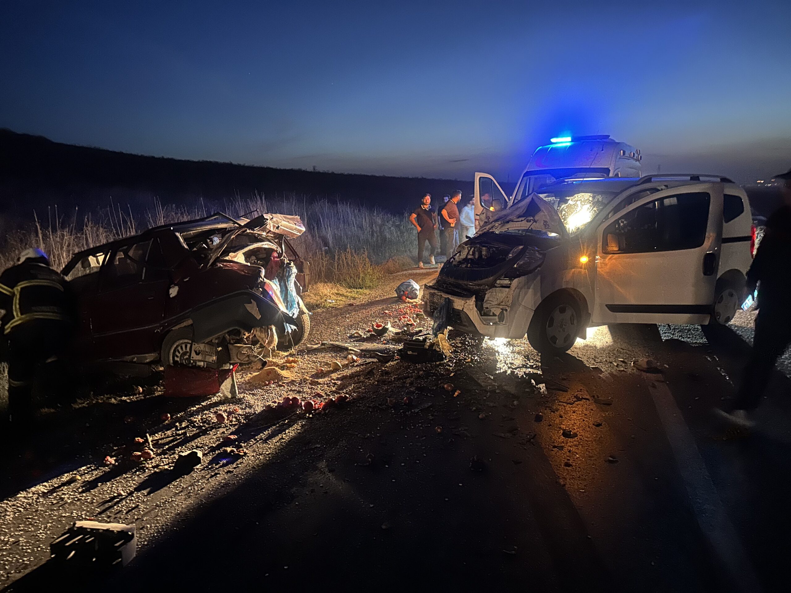 Çorum’da otomobil ile hafif ticari aracın çarpıştığı kazada 5 kişi yaralandı