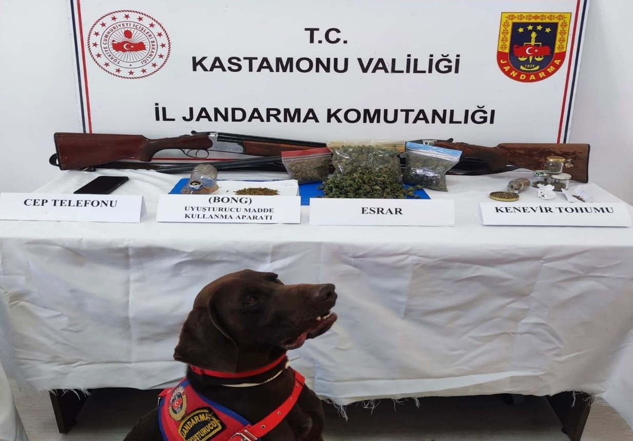 Kastamonu’da uyuşturucu operasyonunda yakalanan 2 zanlı tutuklandı