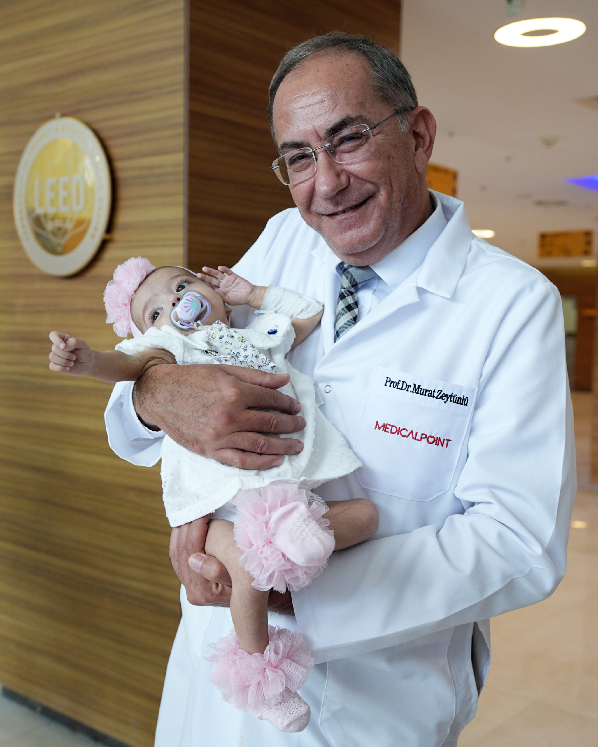 “Pamuk Prenses” Ece bebek, annesinden alınan karaciğer dokusuyla iyileşti