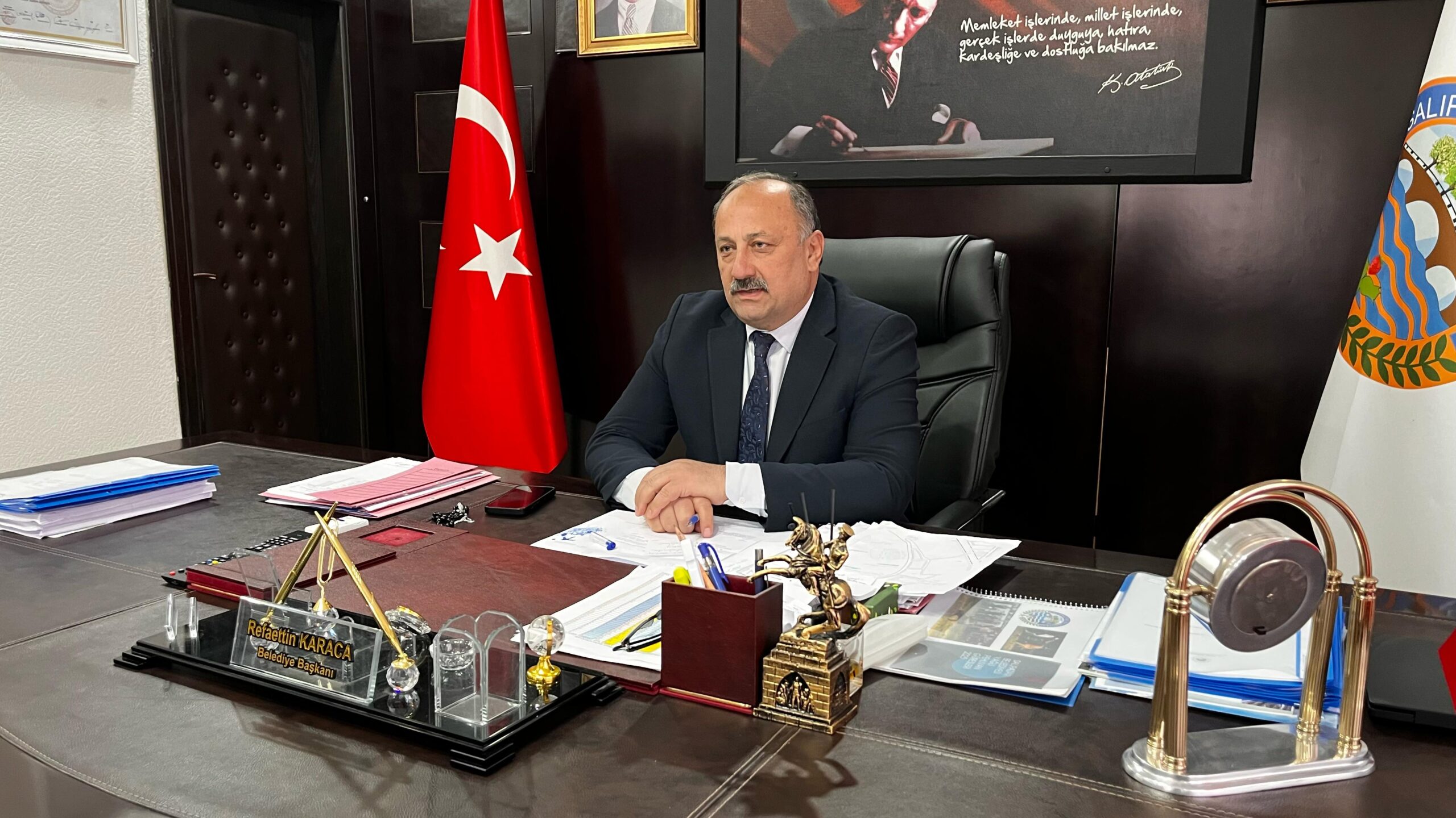 Salıpazarı’nda belediye serasında yetiştirilen lavantalar toprakla buluşuyor