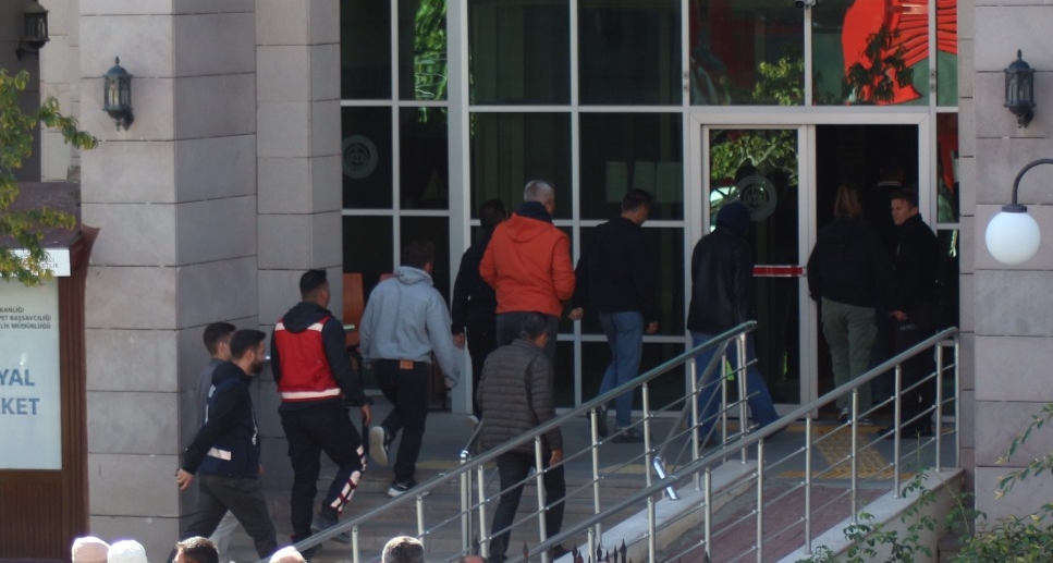 Sinop’ta elektrik direği devrilmesi sonucu 1 işçinin öldüğü olaya ilişkin 4 zanlı tutuklandı