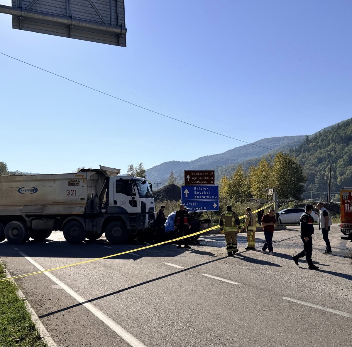 Sinop’ta kamyonla çarpışan otomobilin sürücüsü öldü