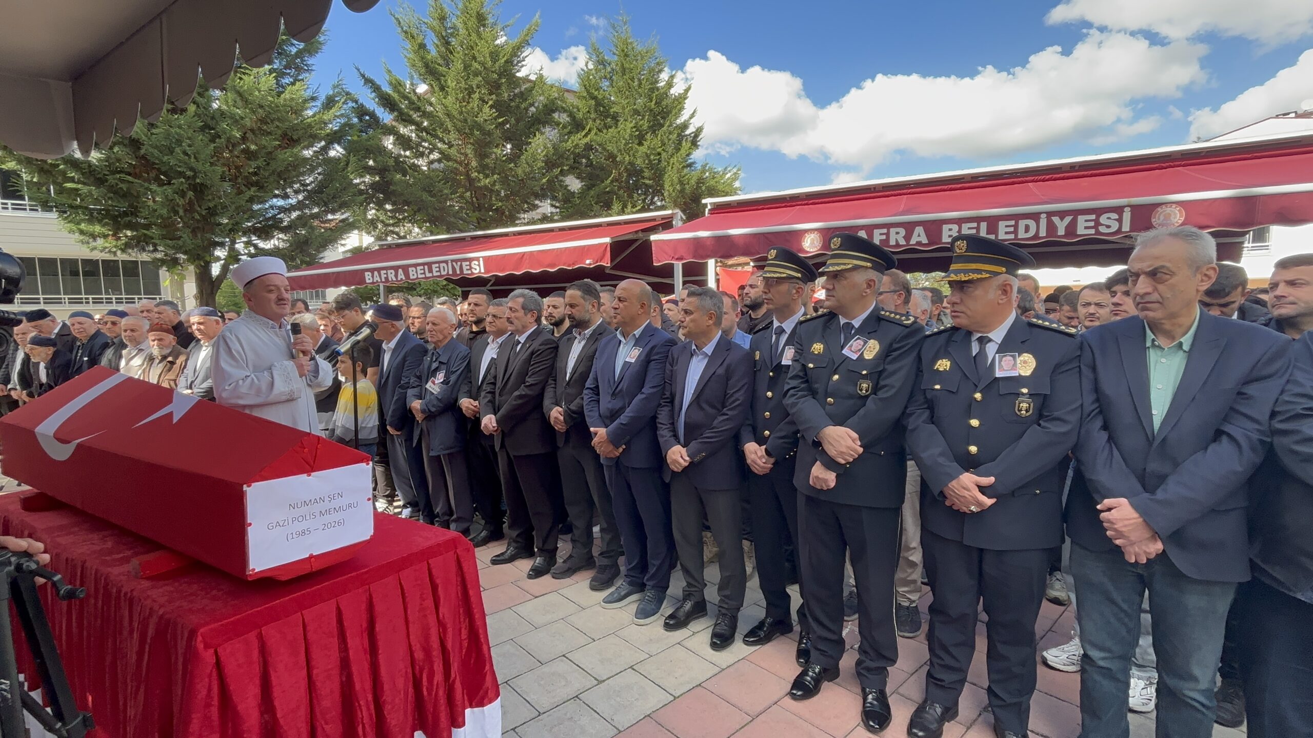 Sinop’ta teknenin alabora olması sonucu yaşamını yitiren gazi polis memurunun cenazesi Samsun’da defnedildi