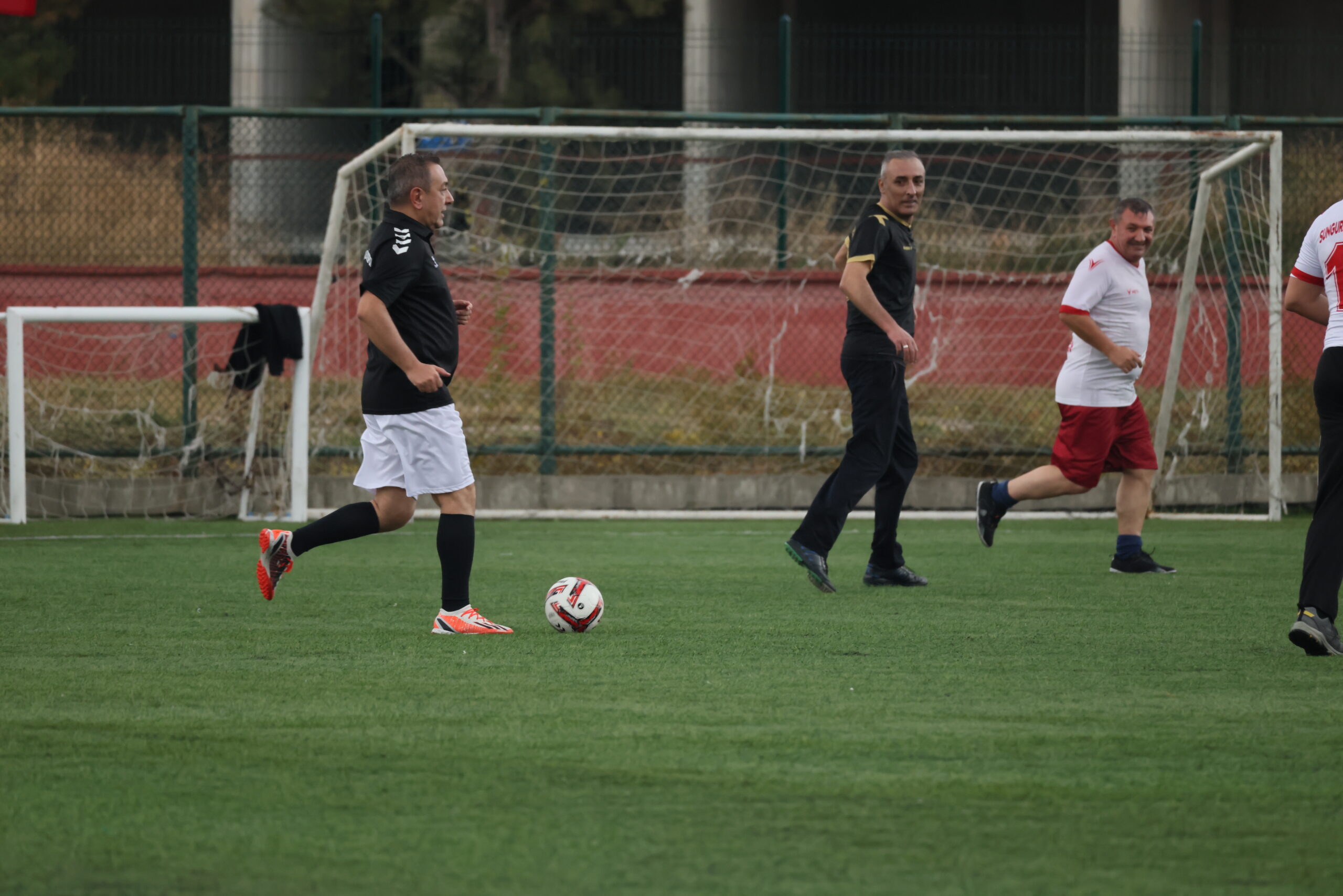 Sungurlu’da “3. Veteranlar Gösteri Maçı” oynandı