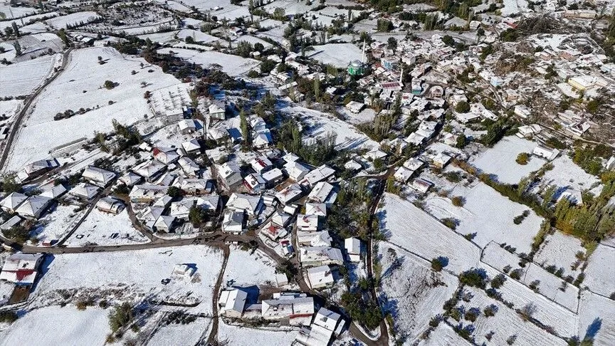 Uşak, Karabük ve Kastamonu’nun yüksek kesimleri karla kaplandı