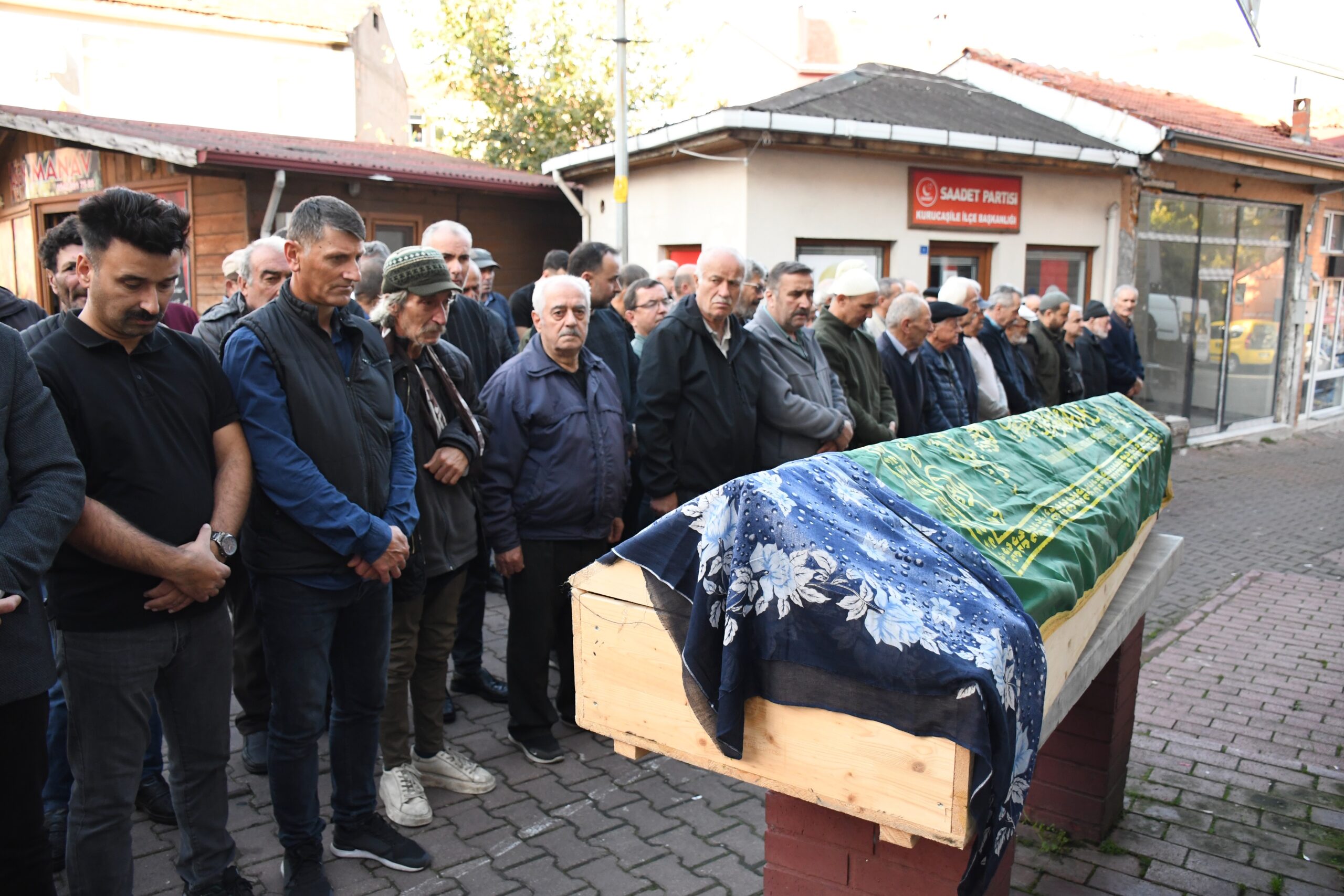 Zonguldak’ta çöken binada ölen kişinin cenazesi Bartın’da defnedildi